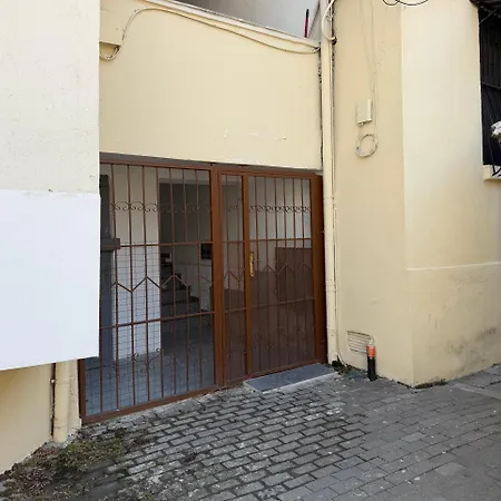 House Of Liza - Elegant 2br In