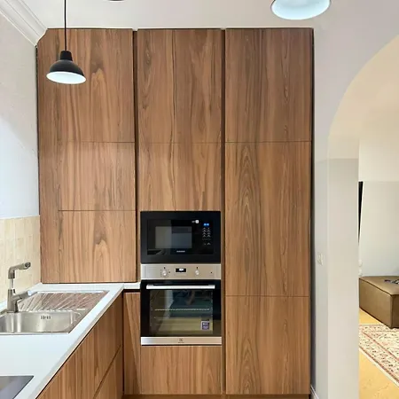 House Of Liza - Elegant 2br In Apartamento