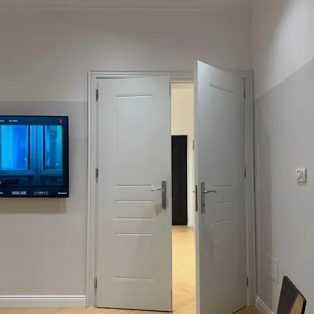 Lägenhet House Of Liza - Elegant 2br In *