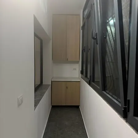House Of Liza - Elegant 2br In *